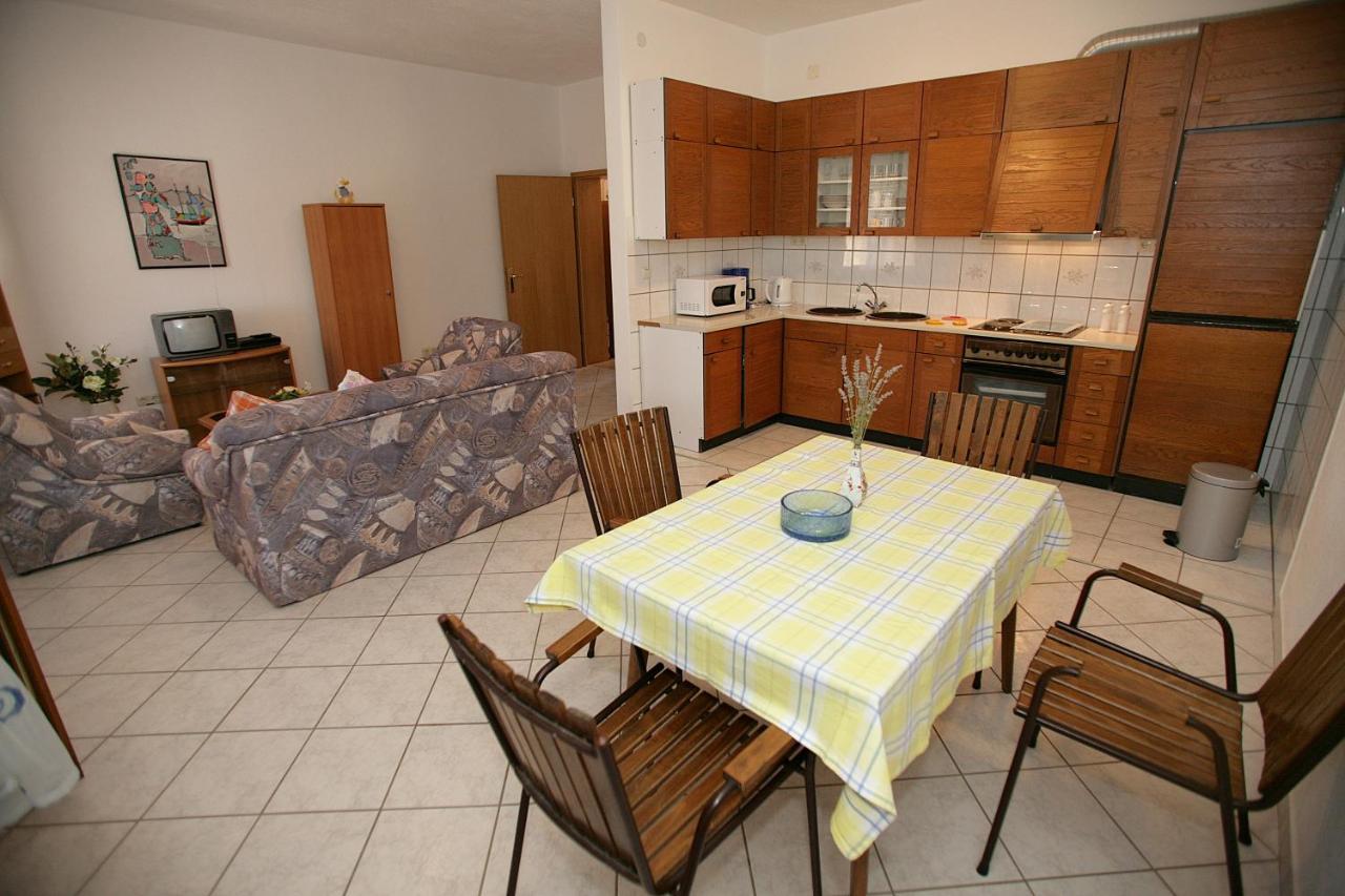 Ferienwohnung House Peri Trogir Exterior foto