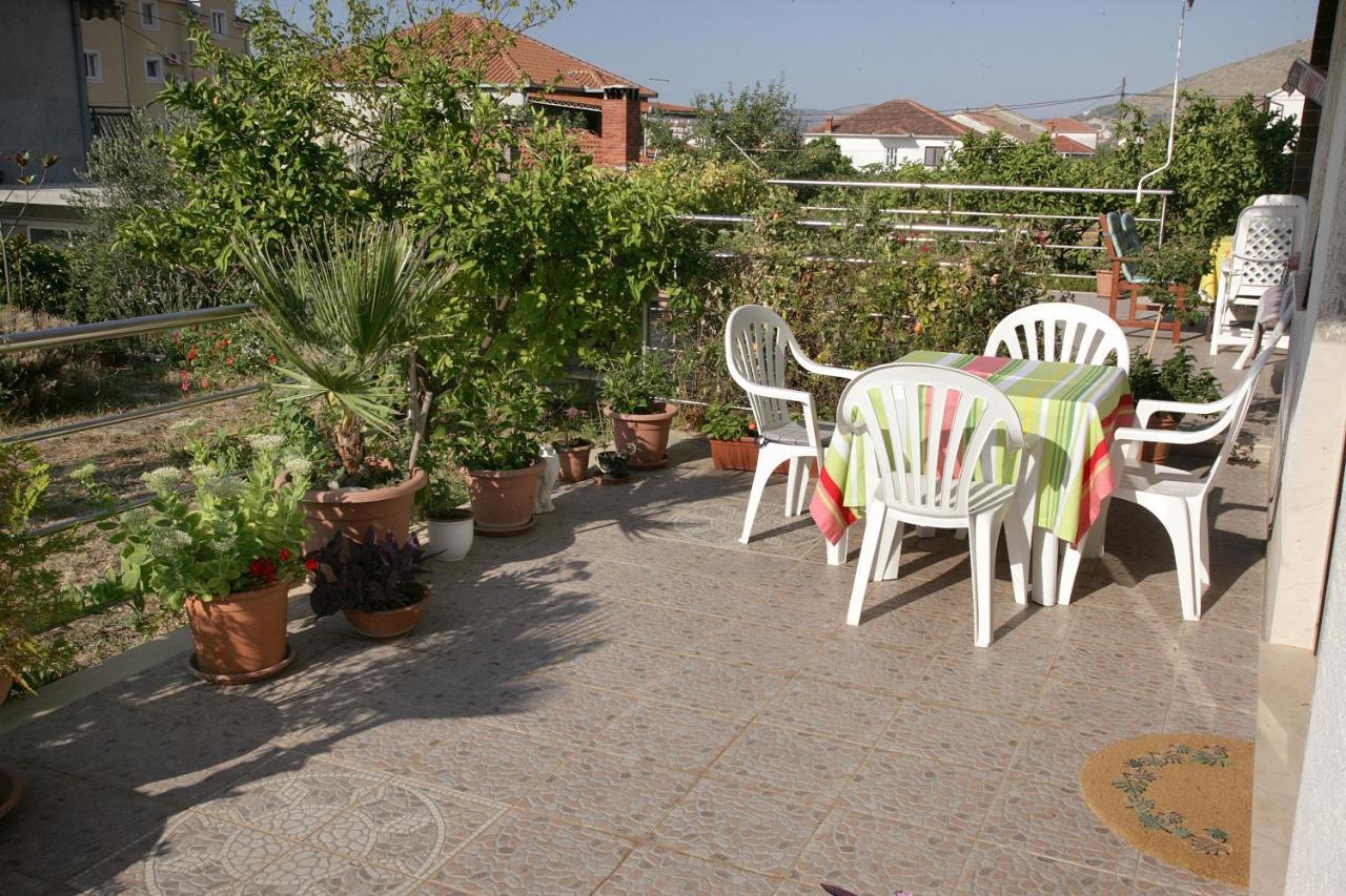 Ferienwohnung House Peri Trogir Exterior foto