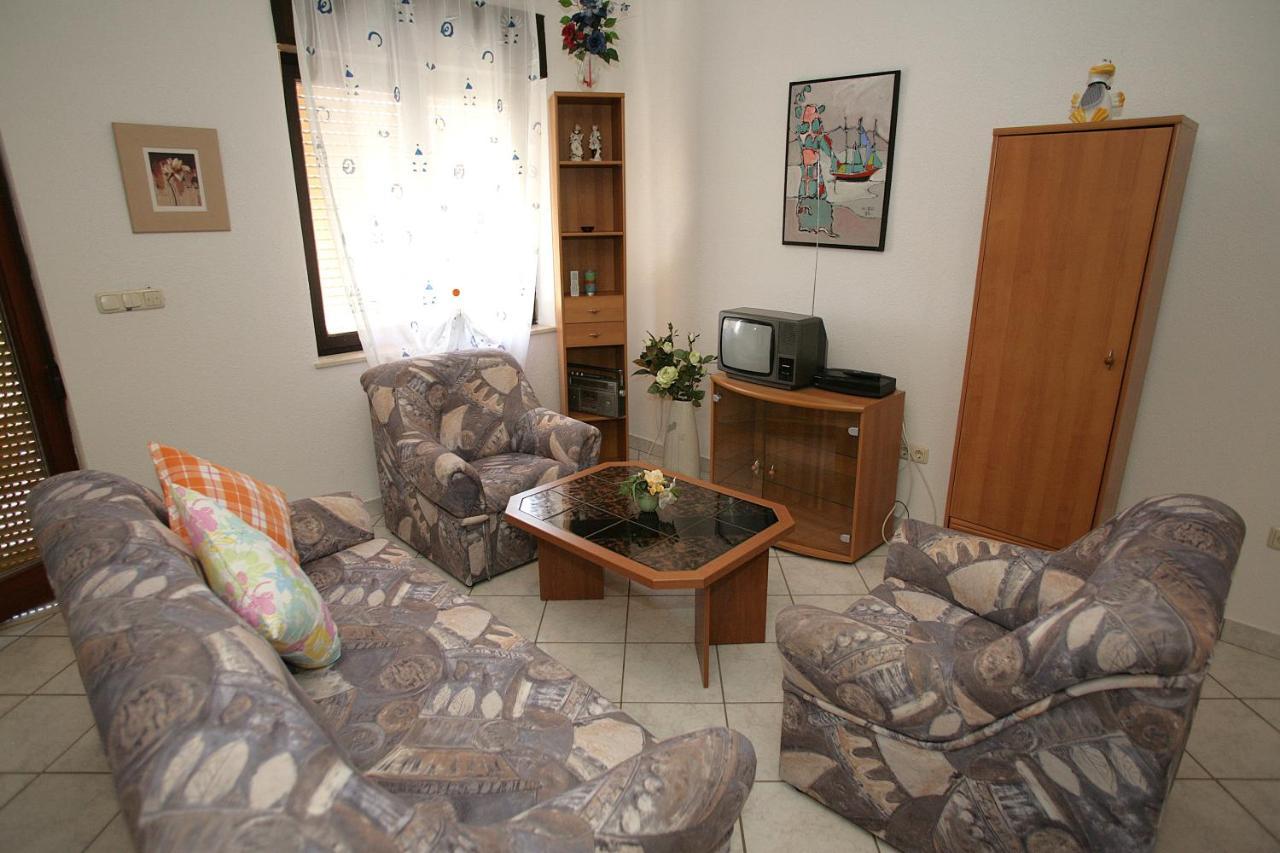 Ferienwohnung House Peri Trogir Exterior foto